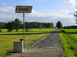 Solarbetriebene Schranke 