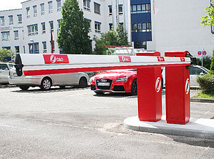 Parkplatzschranke rot-weiß