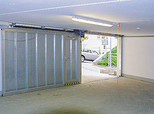 Schiebetor für unterirdische Garage